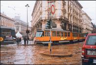 współczesny tramwaj w Mediolanie
