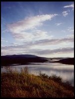 Jezioro Dobczyckie - na niebie obłoki (po wsiach pełno bzów)