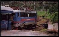 Lokomotywa RC6 12 prywatnej kolei szwedzkiej Tagkompaniet (TKAB) z popołudniowym pociągiem do Kiruny. Narwik 1.VII.2001