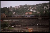 Trójczłonowe lokomotywy elektryczne Dm3 - podstawowy tabor trakcyjny pracujący dla LKAB, koncernu górniczego wydobywającego rudę żelaza w Kirunie i Gallivare. Narwik, 1.VII.2001